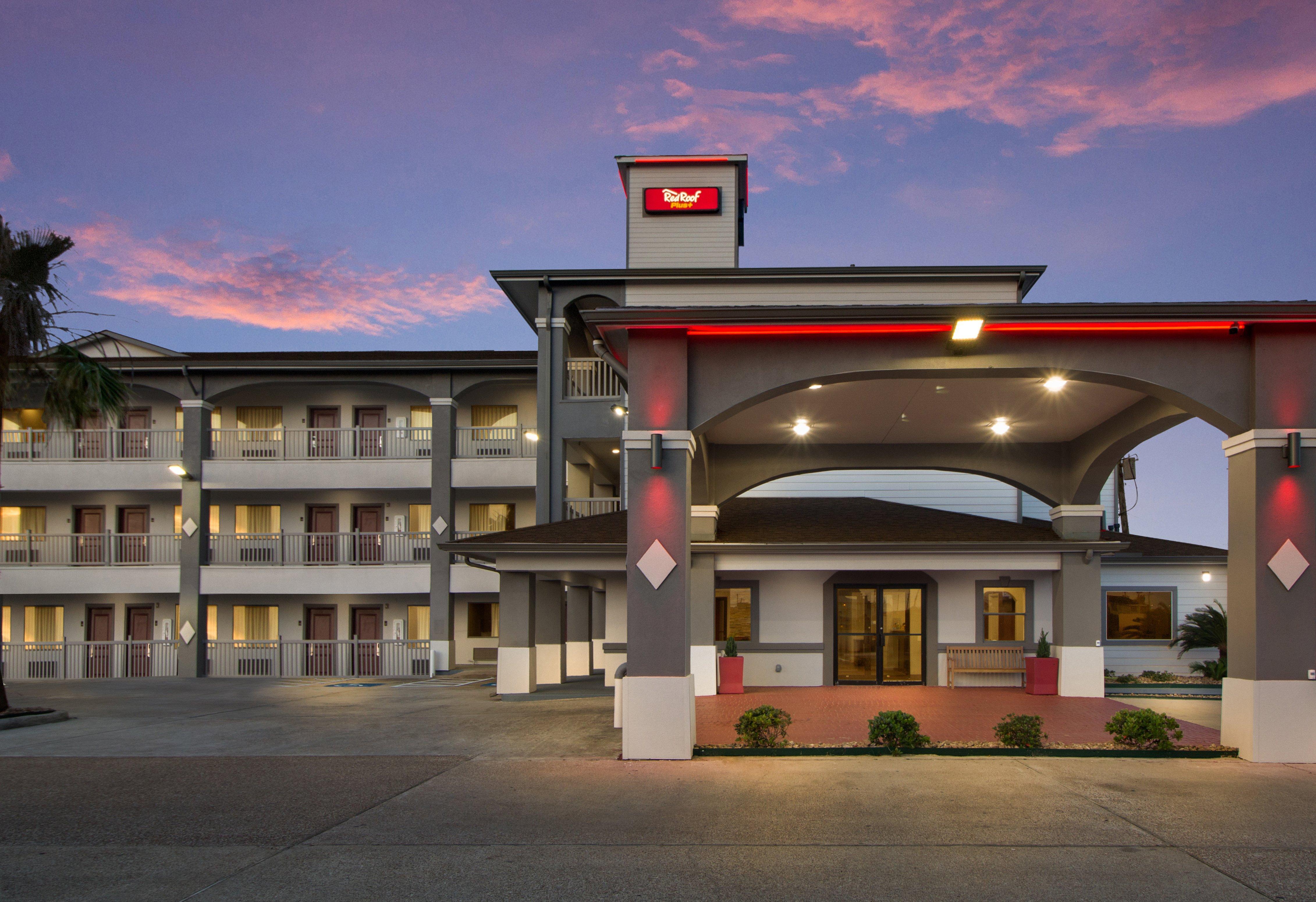 Red Roof Inn Plus + Galveston - Beachfront Exterior foto